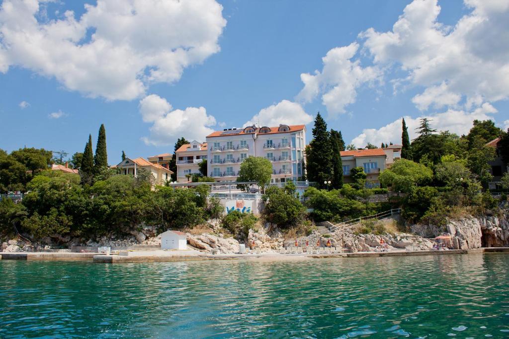 Hotel Vali Dramalj Crikvenica Exterior foto