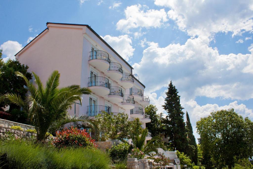Hotel Vali Dramalj Crikvenica Exterior foto